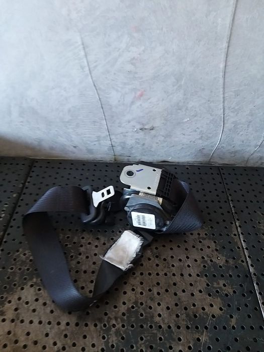 Centura siguranta stanga fata dodge journey 609067701e