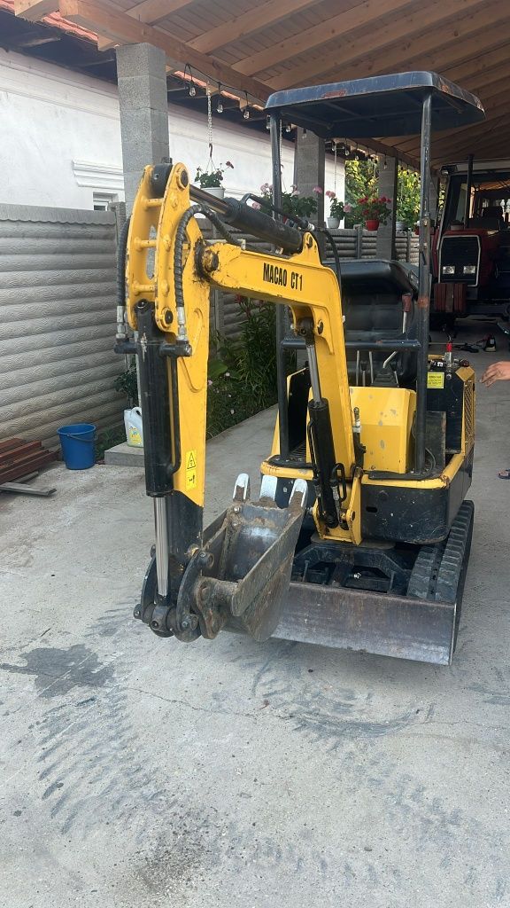 Inchiriez bobcat si miniescavator