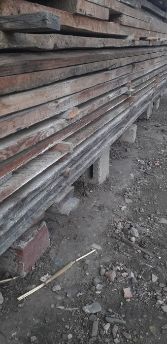 Vând Bârne ,scândura si caramida veche