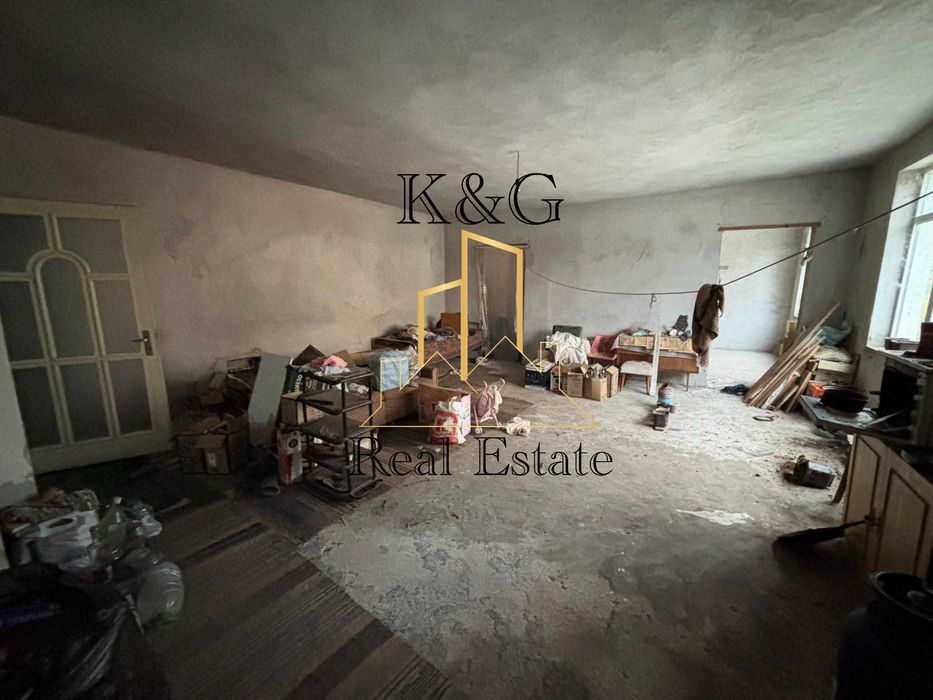 Продава се Етаж от къща в Разград, Възраждане - 195 кв.м за 889 €/кв.м - Снимка #4