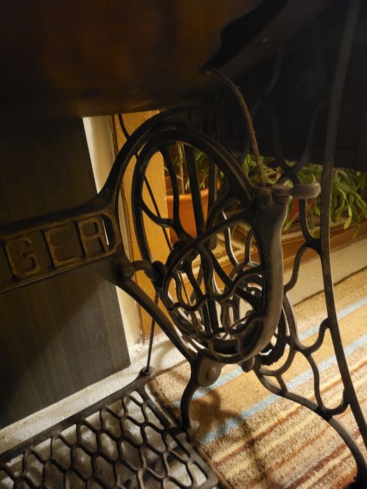 Masina de cusut Singer