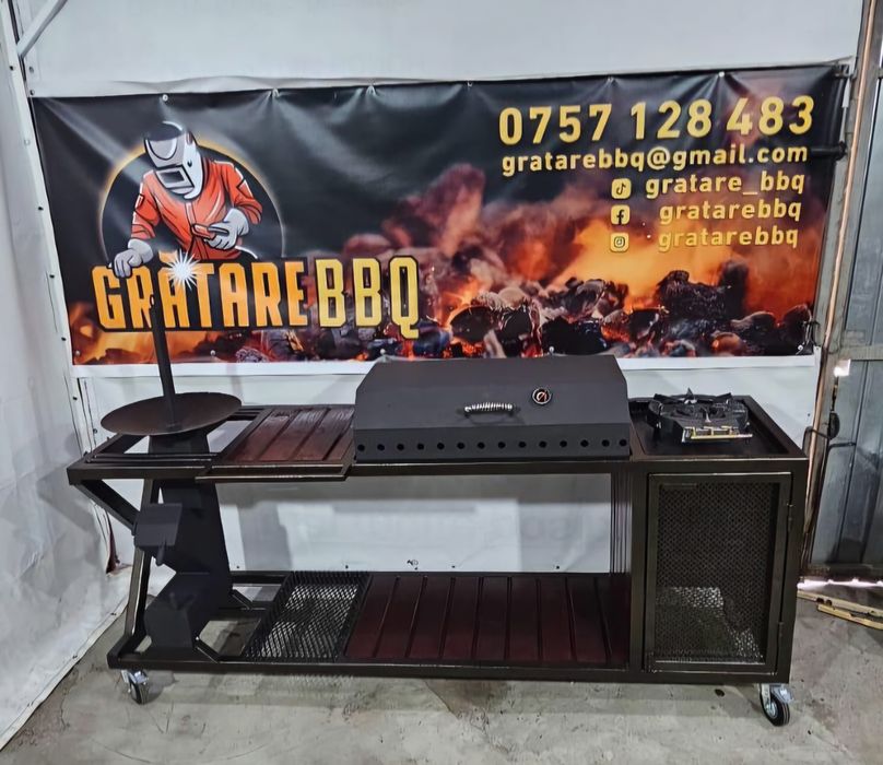 Grătar cu spațiu de lucru și plita de gatit