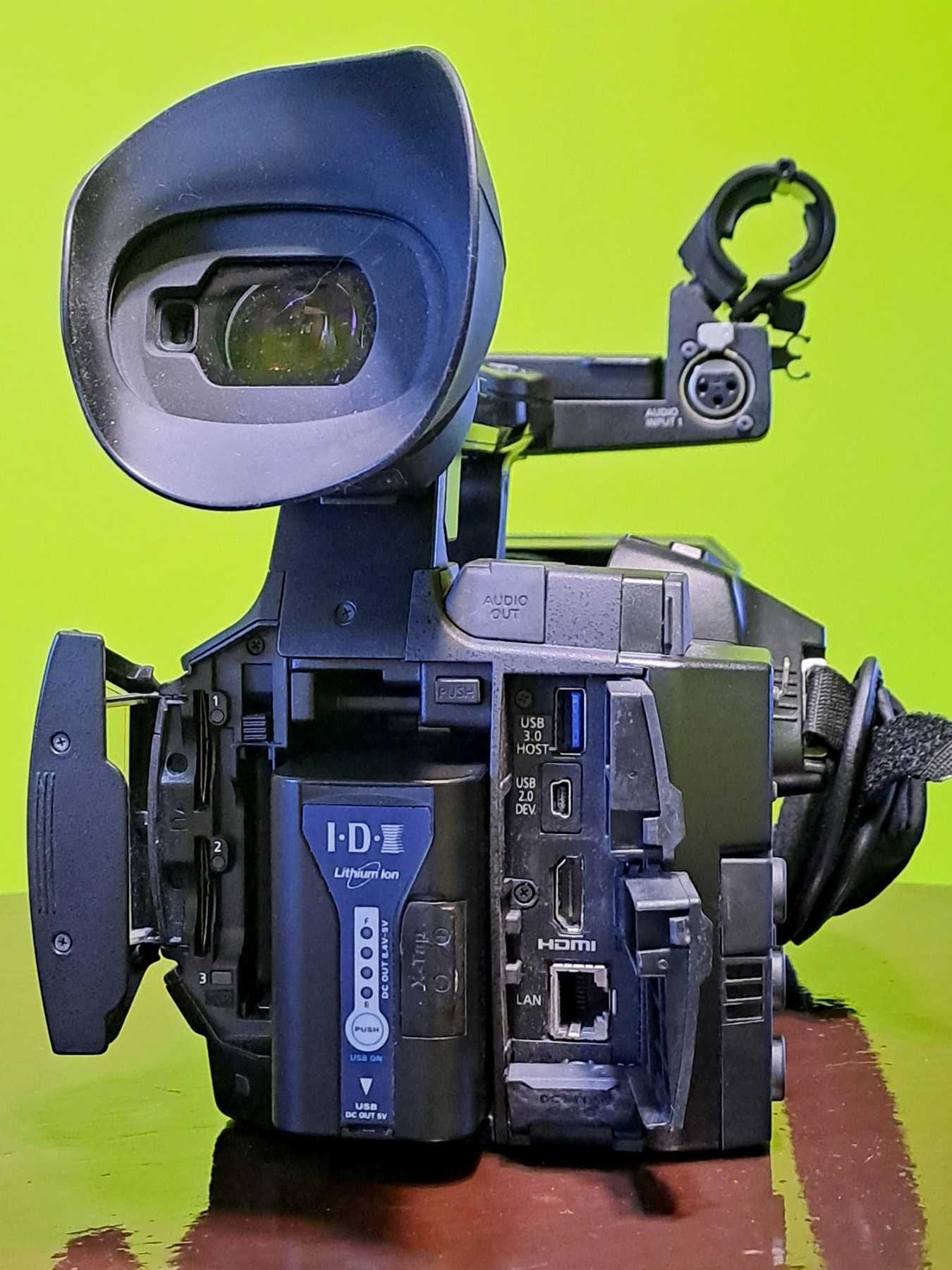 Продавам видеокамера Panasonic AJ-PX270