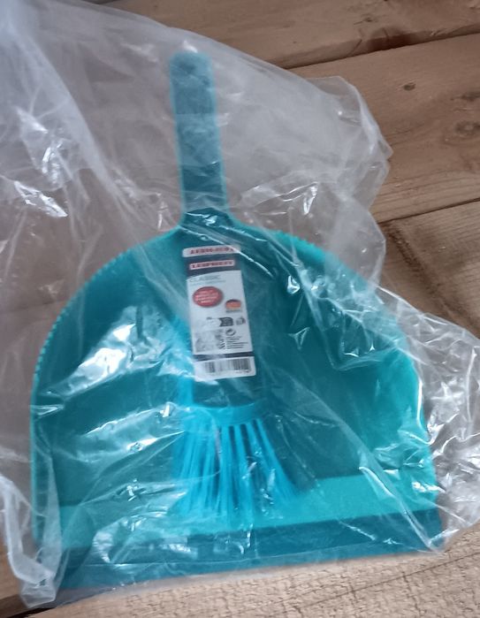 Perie si făraș  nou