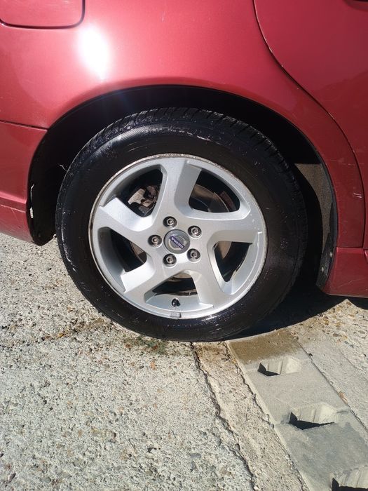Vând/schimb jante aliaj volvo s40