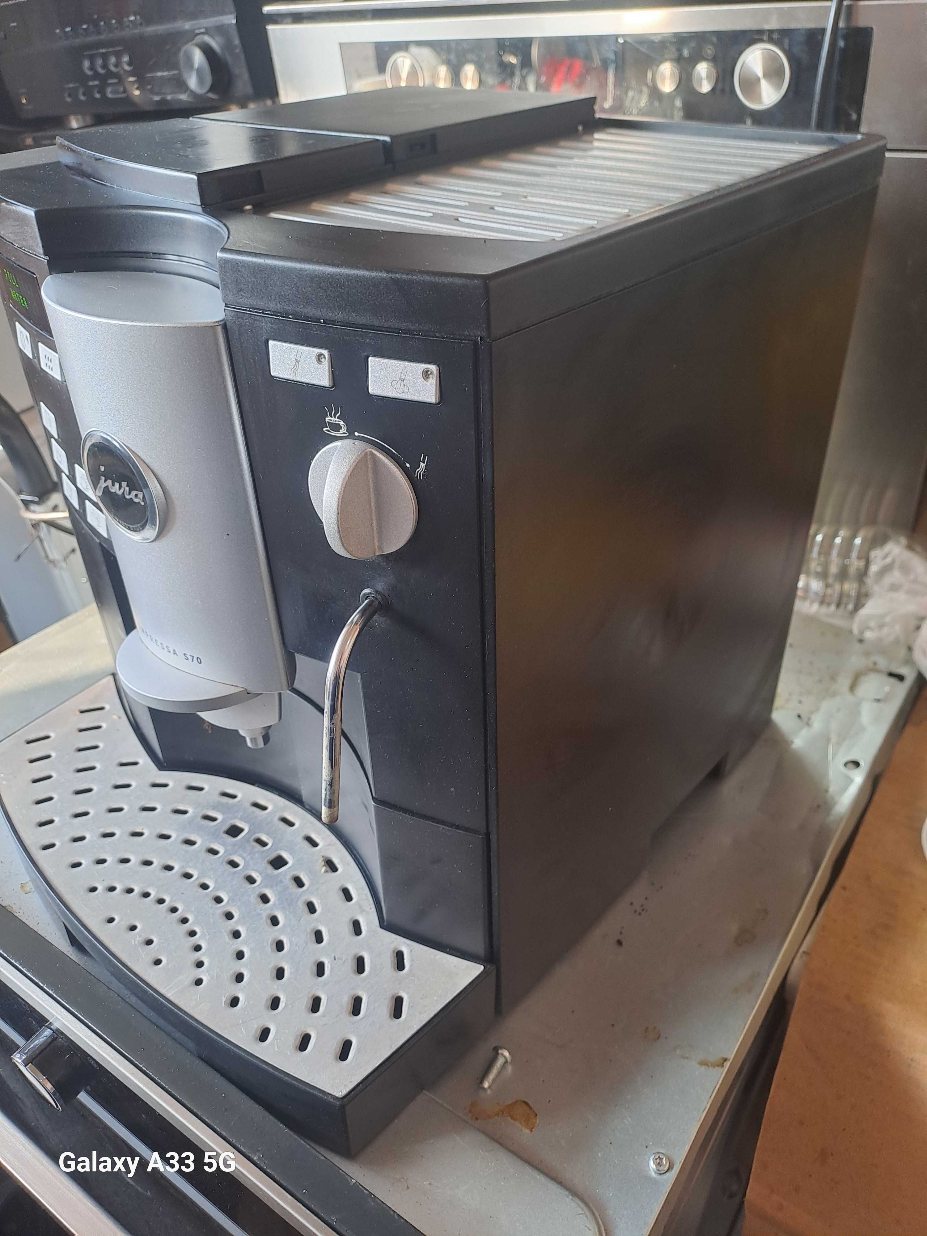 Продавам кафе машина робот Jura