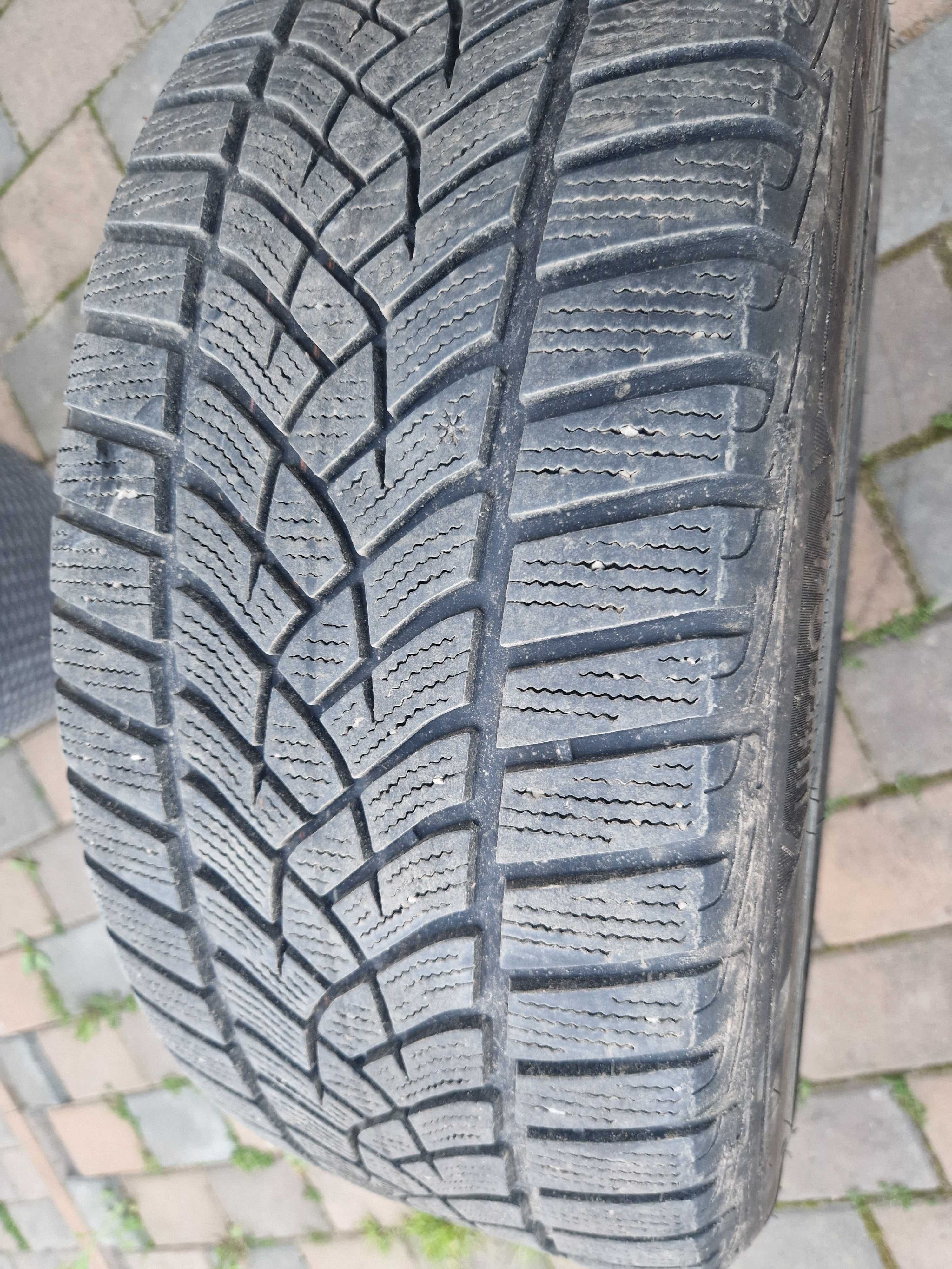 3 Anvelope Goodyear 225/45 R18 - RunFlat An 2021