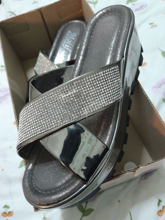 Yengi kiyilmagan 36 razmer