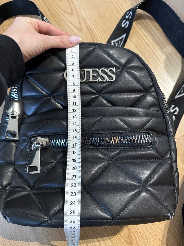 Чанти/раници Guess