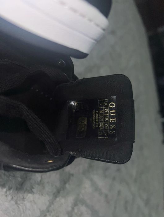 Adidași Guess.  Mărimea 36