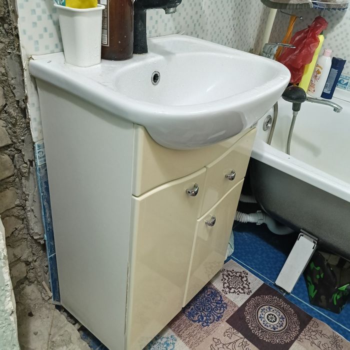 Раковина с тумбой