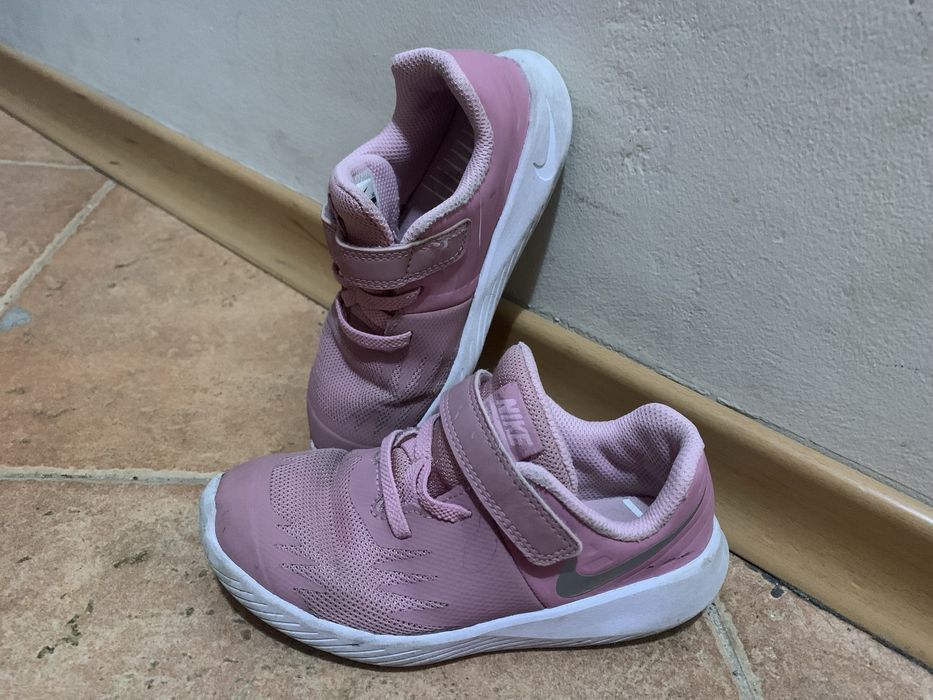 Към момента са запазени-Подарявам Боти Fila и Маратонки Nike 27 номер