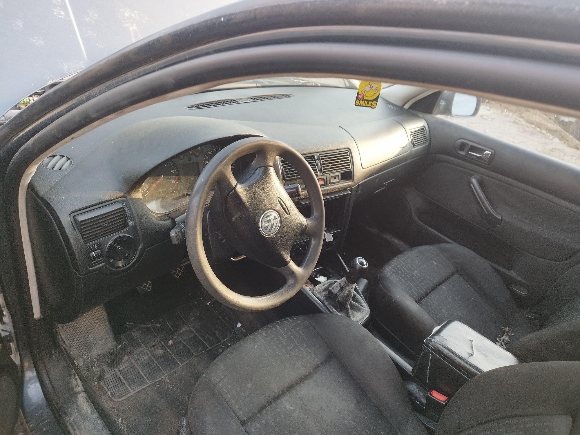 Продавам голф 4 1.6 16V 105 На части