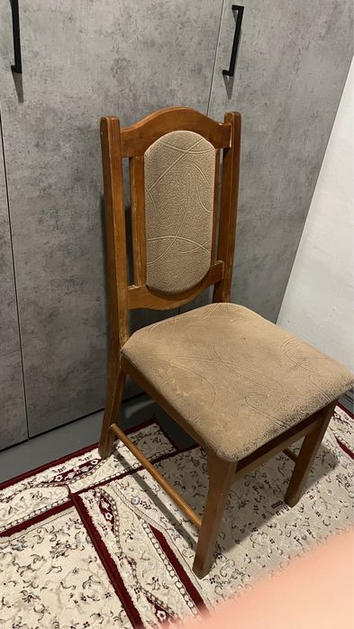 Продам Беларусские стулья 6шт.по 3500за шт  срочно. Очень крепкие