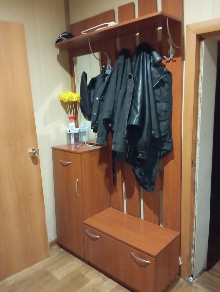 Продам  прихожую