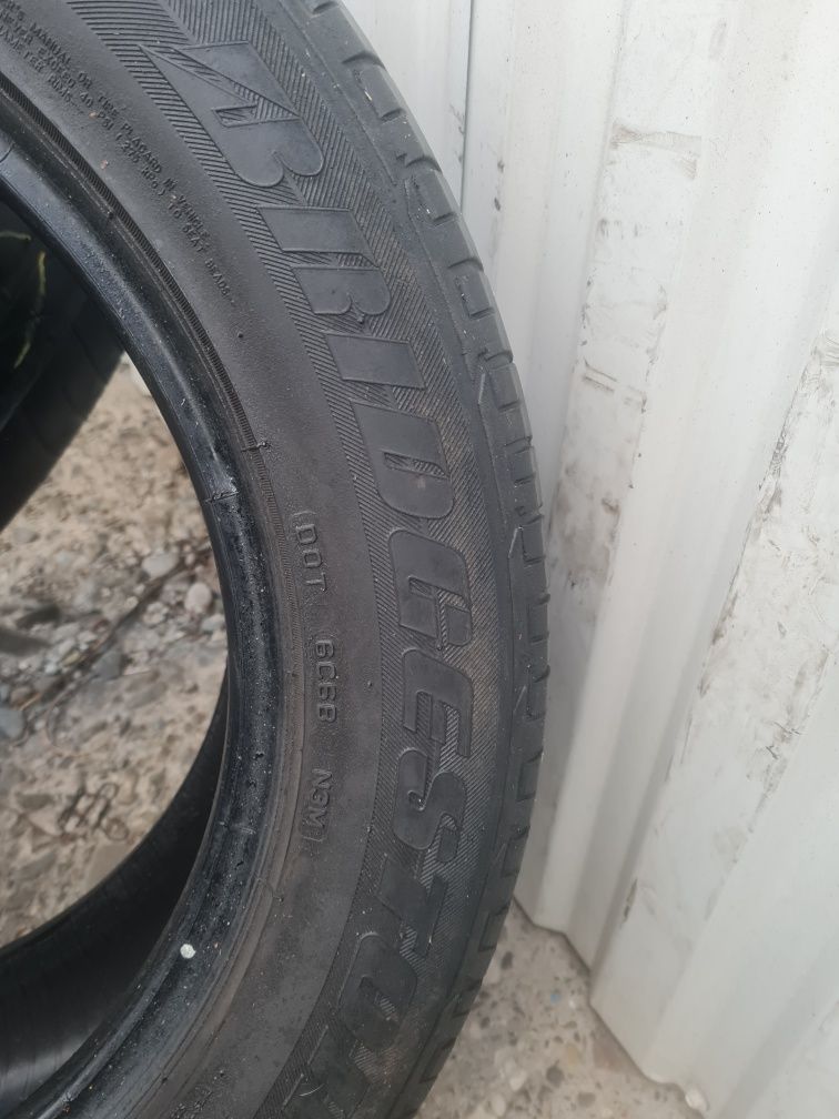 2 buc Anvelope de vara *235/55R17*BRIGESTONE*LICHIDARE STOC*50 Lei buc