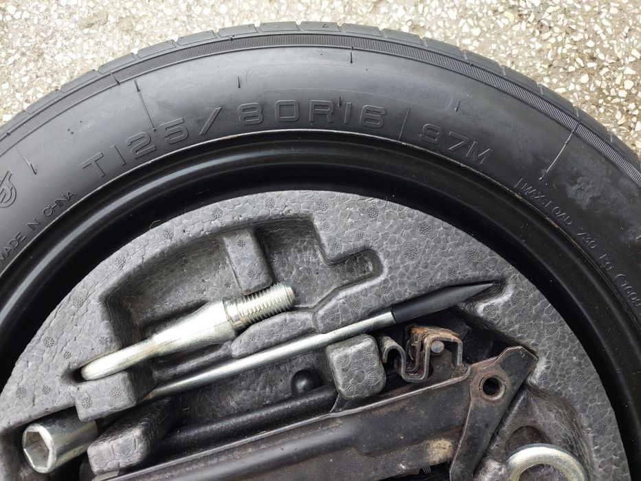 Vand rezerva slim pentru Mazda