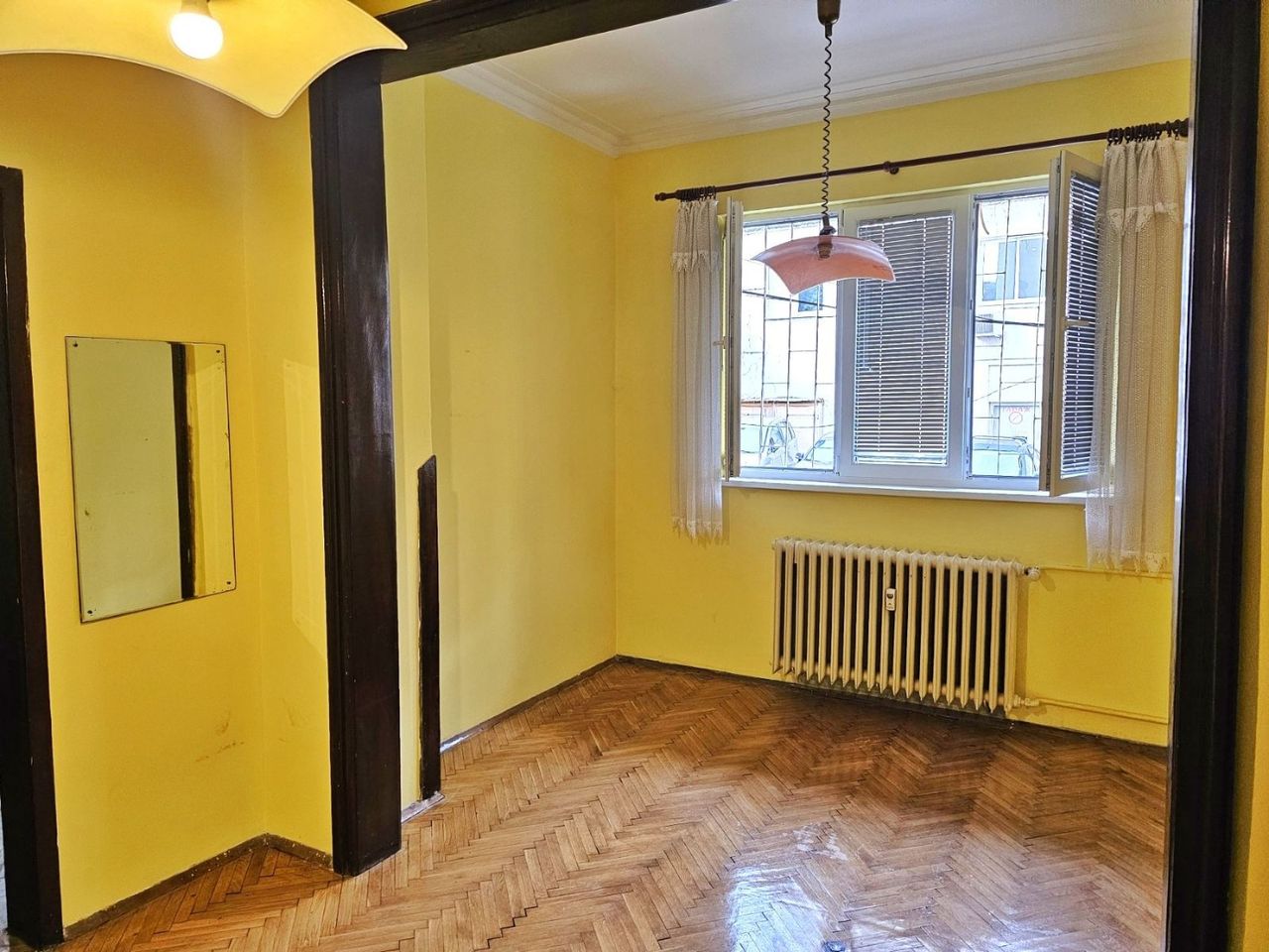 Дава се под наем Тристаен апартамент в София, Център - 65 кв.м за 510 € - Снимка #3