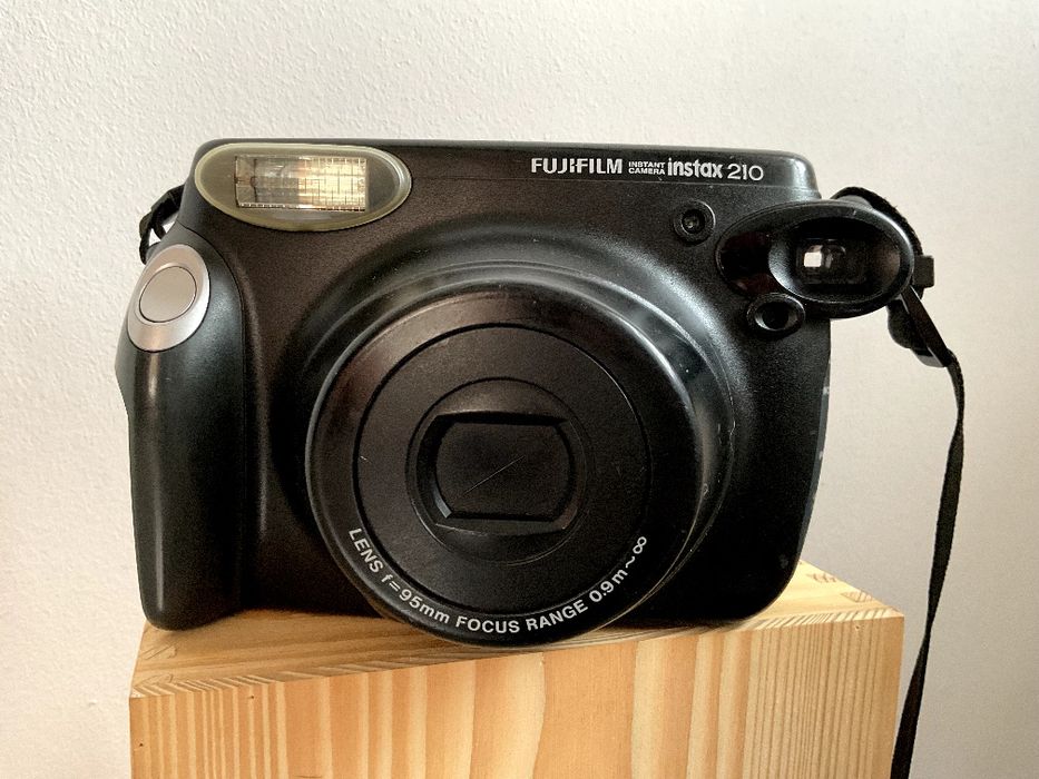 Aparat / Cameră foto instant Fujifilm Instax 210