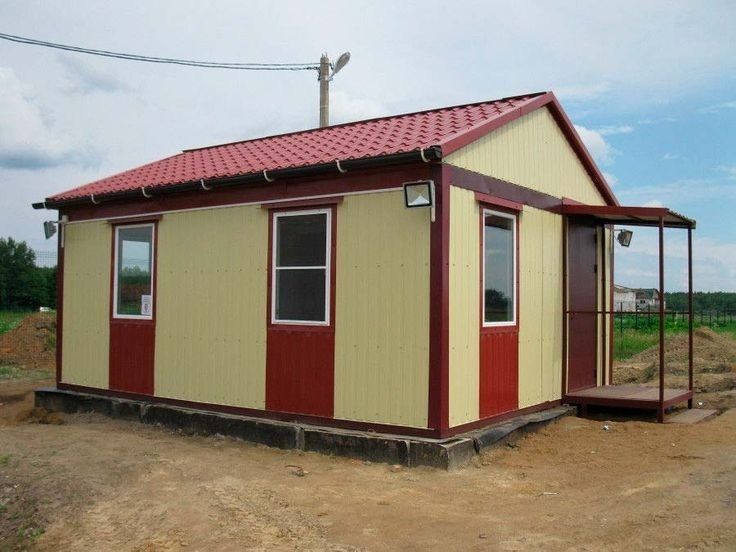 Vand case pe structura metalica din panouri sandwich