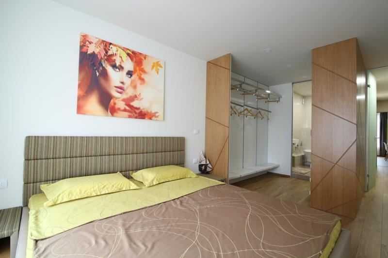 Продава се Тристаен апартамент в София, Хладилника - 110 кв.м за 2728 €/кв.м - Снимка #2