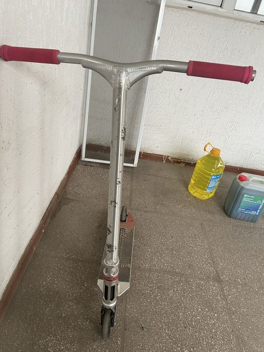 Трюковой парковый самокат