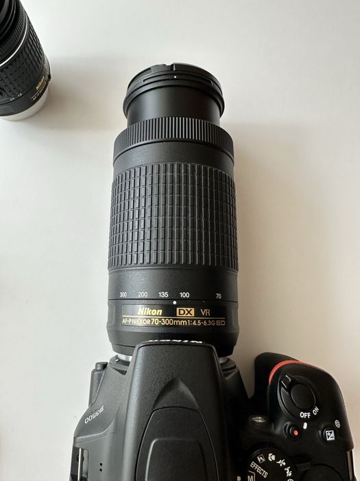 Продавам Nikon D3500