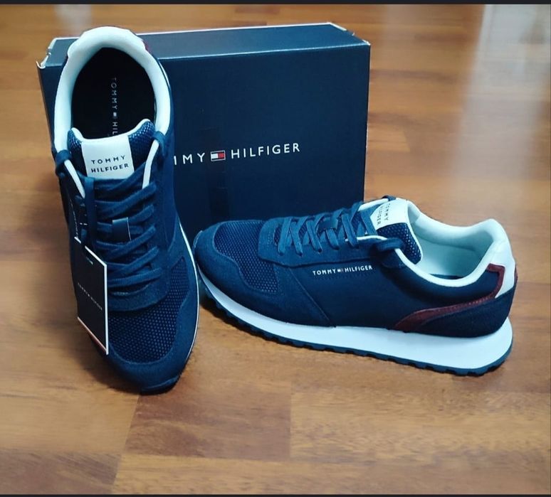 Tommy Hilfiger nr 41(26 cm) noi