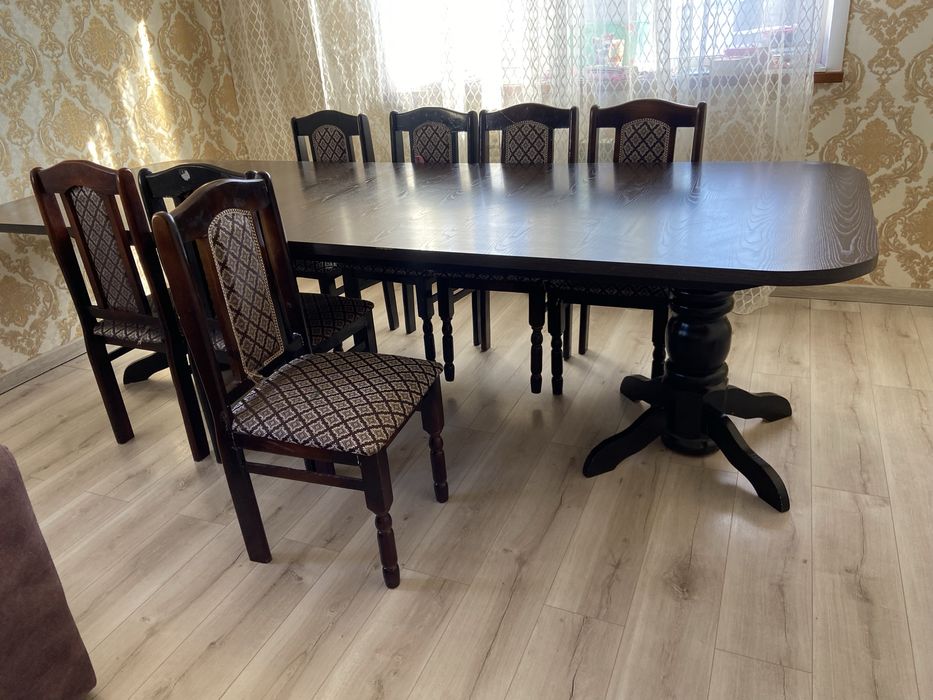 Продам стол и стулья