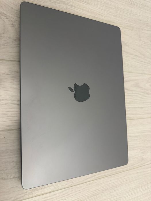 Laptop MacBook Pro 14” 2021 Procesor M1 Pro 16Gb 512Gb