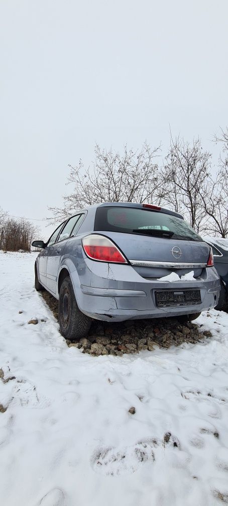 Dezmembrez Opel Astra H 1.3 cdti