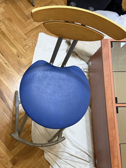 8 стола + 1 бар стол