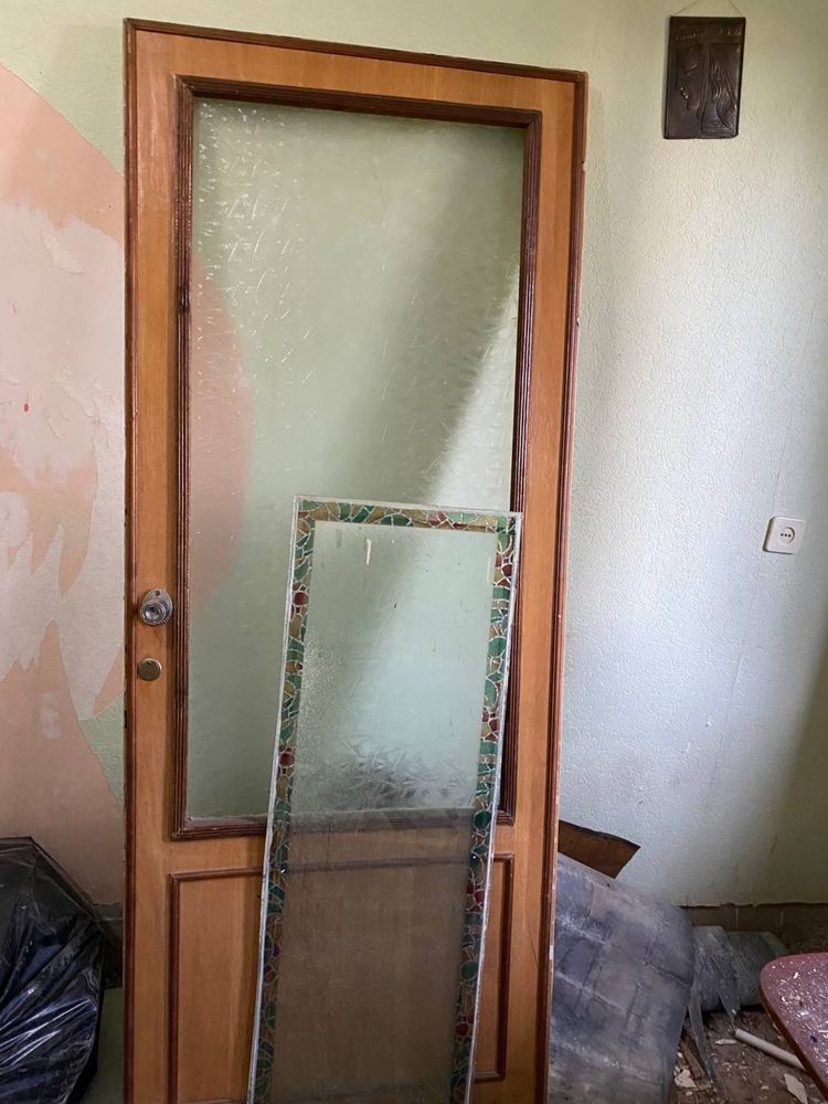 Qurilishdan chiqqan bepul eshik va romlar mutlaqo tekin