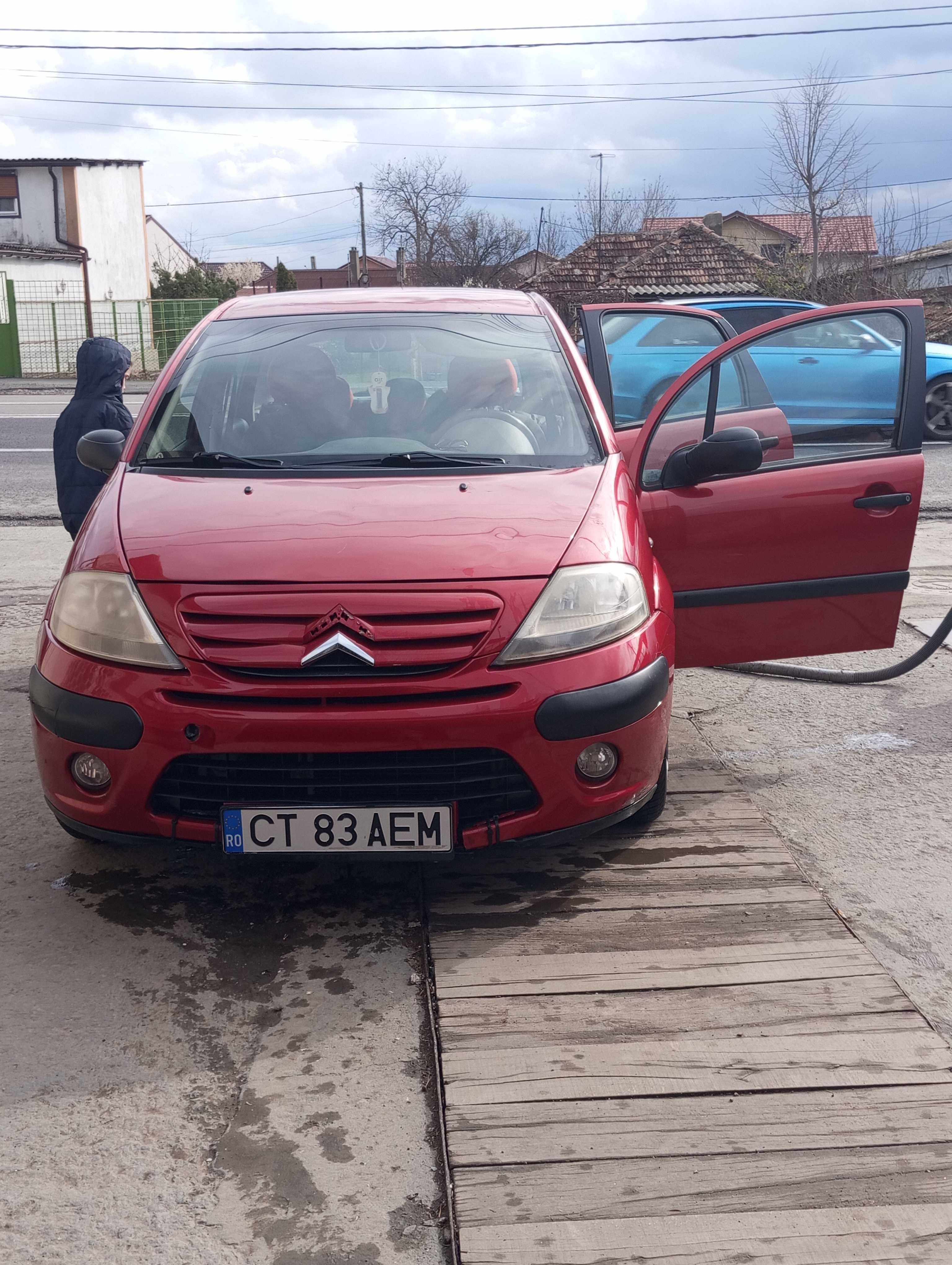 Vând Citroen C3 masina