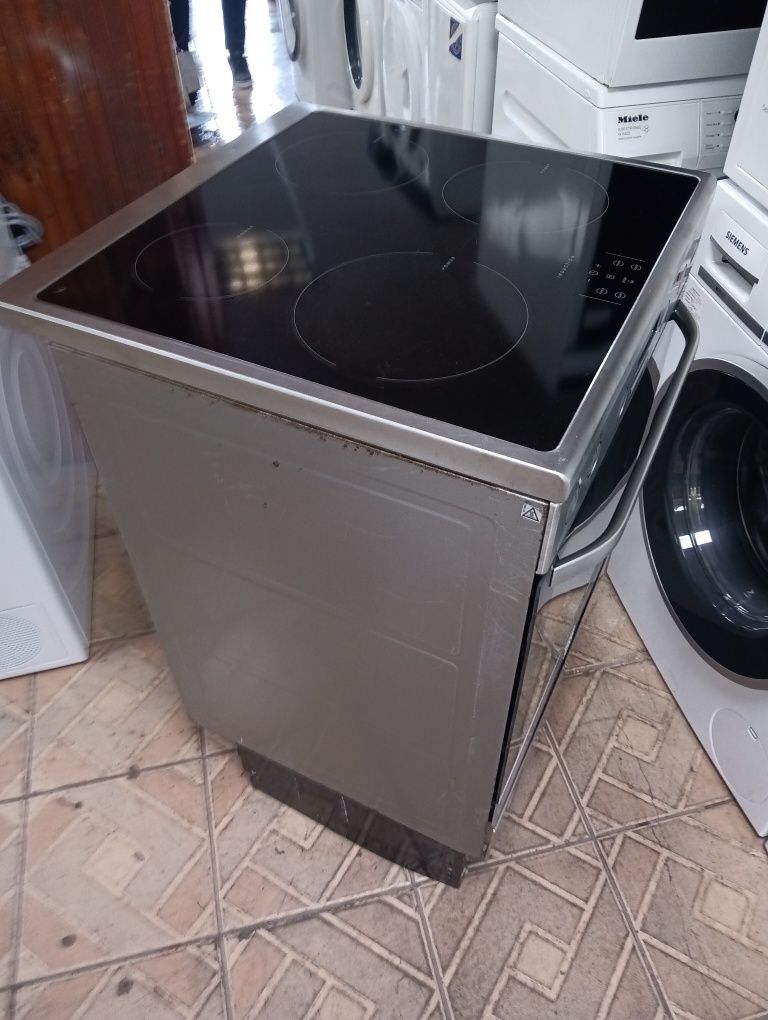 Иноксова печка с индукционни котлони Voss Electrolux 2 години Гаранция