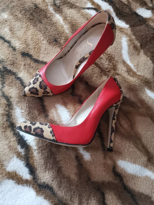 Cizme, pantofi și saboți