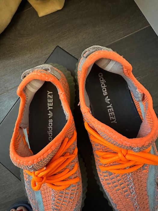 Adidas Yeezy оранджеви