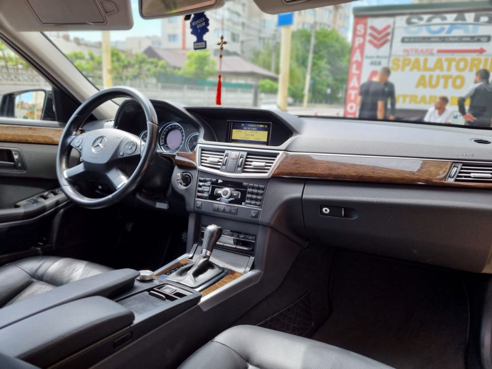 Vand Mercedes Benz E class W212 Model 2012