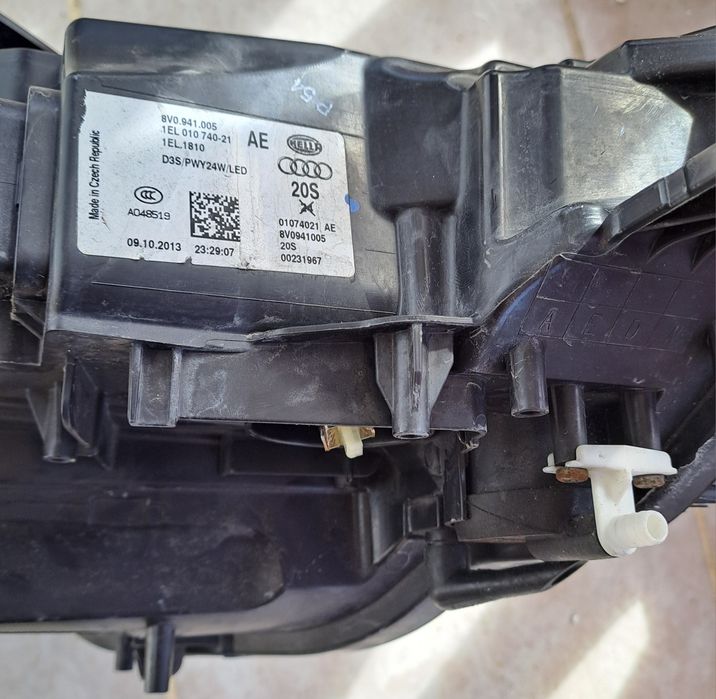 Vand far stanga xenon audi A3 8V