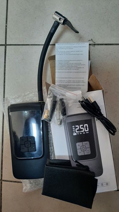 Безжична Помпа[Комресор] за кола
​Преносимият безжичен въздушен компре