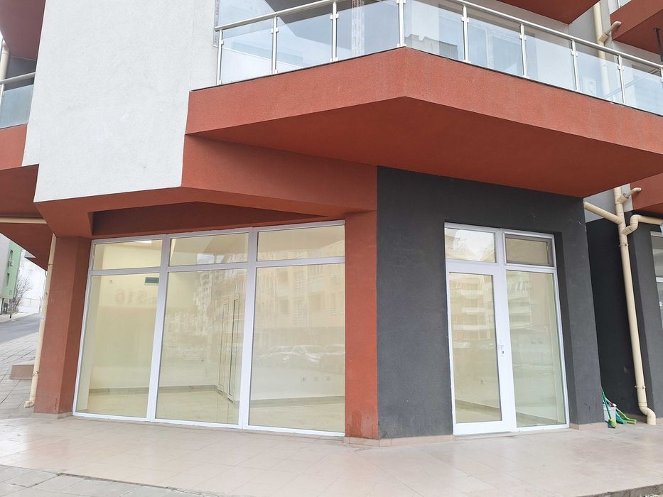 Дава се под наем Магазин в Бургас, Меден рудник - зона В - 40 кв.м за 255 € - Снимка #1