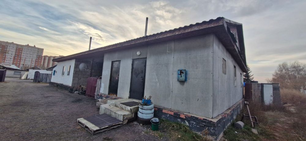 Продам двухквартирный дом на разбор