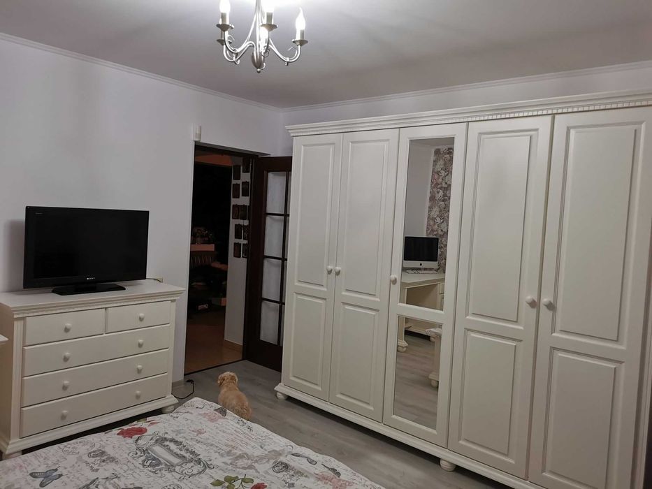 Dulap din lemn masiv cu oglinda Bucovina, 5 usi