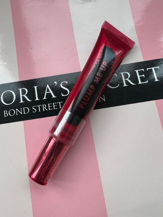 Victoria’s Secret УГОЛЕМЯВАЩ ГЛАНЦ за устни