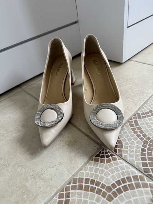 Туфли бежевые  вечернее