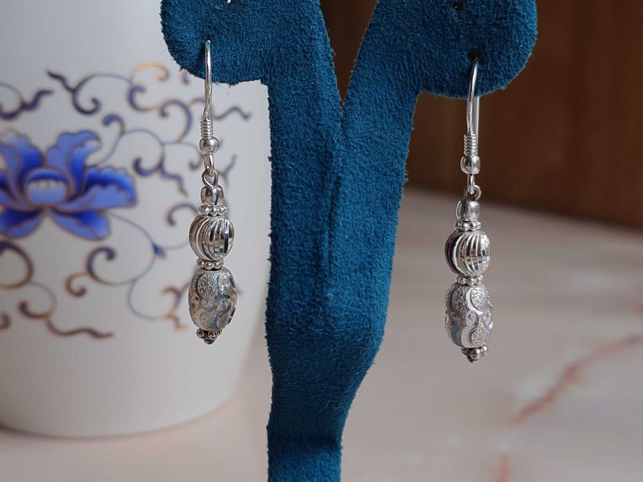 Cercei noi din argint gravat. provenienta India