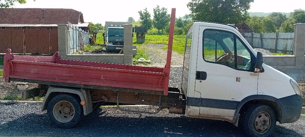 Vând iveco daily