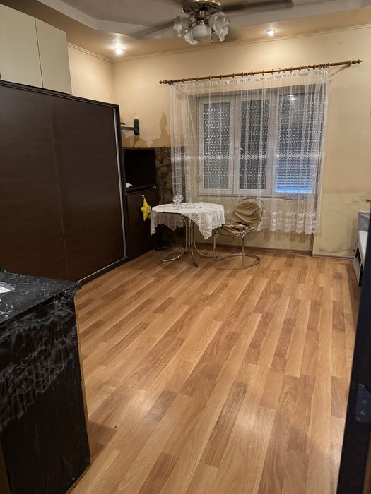 Casa de inchiriat, str Unirii si str Chendi