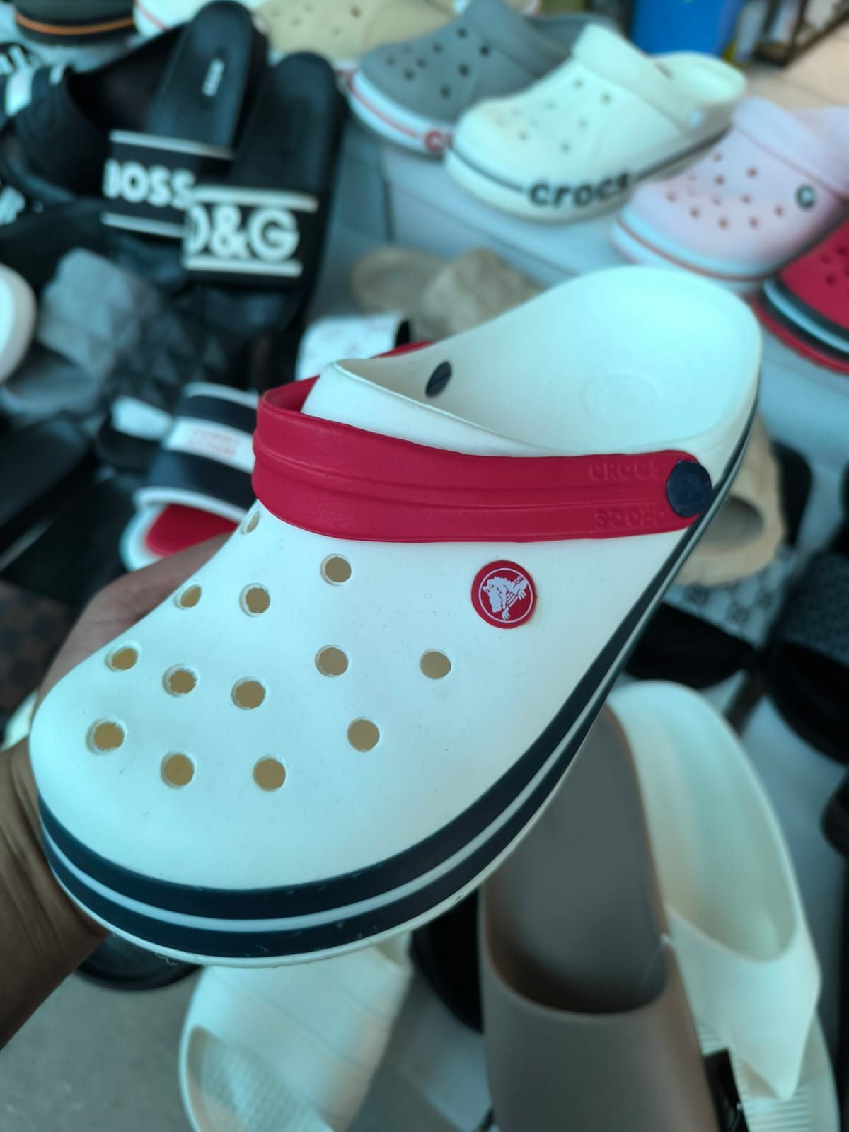 Crocs mai multe culori calitate superioara lichidare de stoc