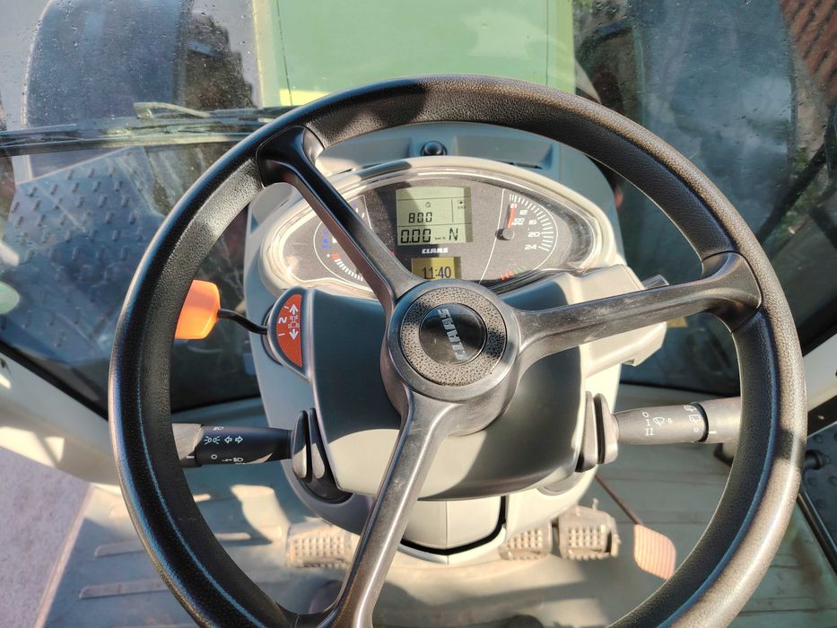 Tractor Claas Arion 630